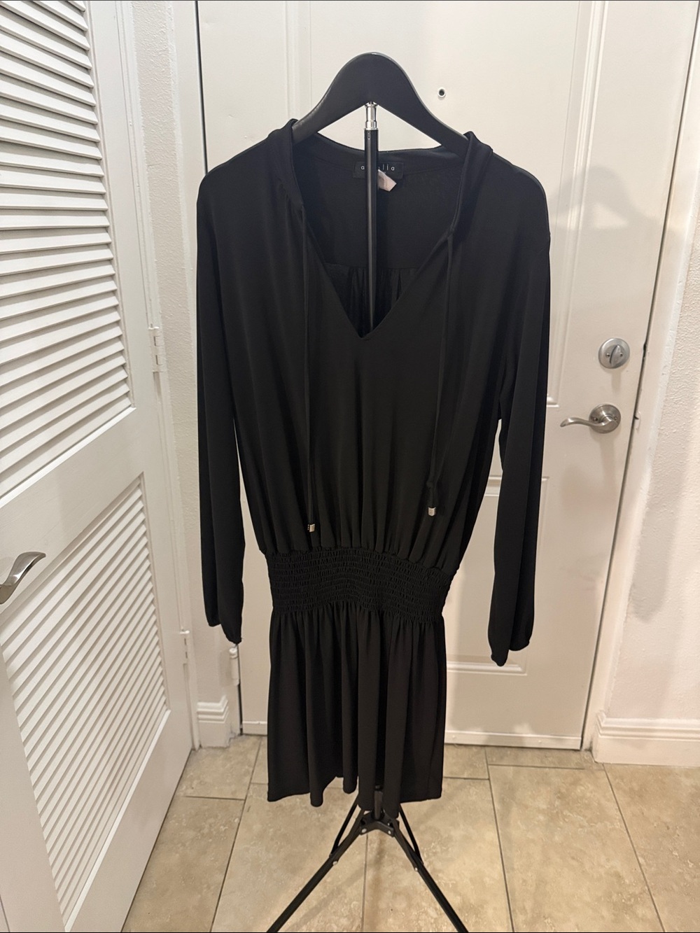 Women’s Black Long-Sleeve Smocked Waist Dress